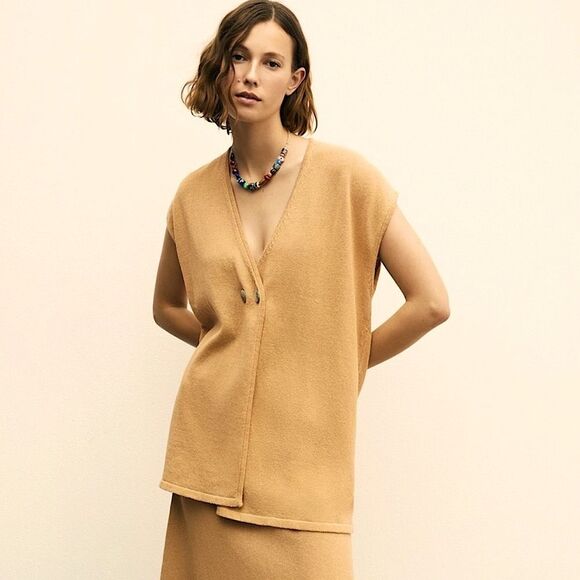 Zara Sweaters - ZARA Sweater Rustic Knit Sleeveless Sweater Vest Camel Size XS - Size S